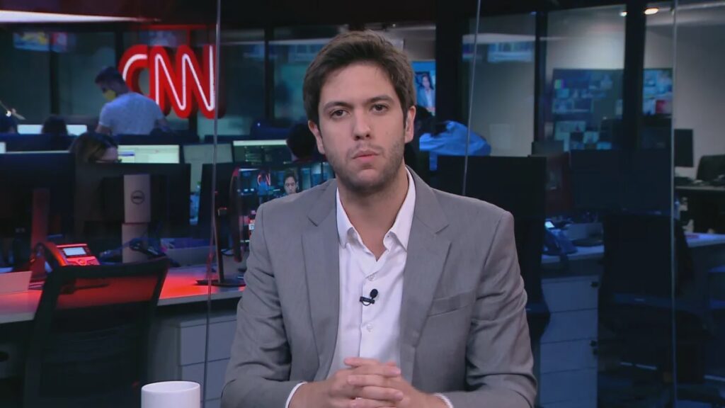 Caio Coppolla leva bronca após passar do ponto em debate na CNN
