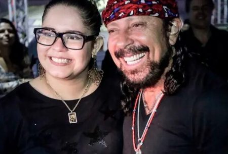 Bell Marques desabafa em show sobre morte de Marília Mendonça: “Não gostaríamos de estar nesse palco”
