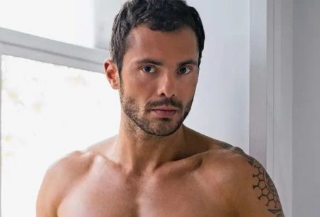 Adriano Toloza fala do uso de tapa-sexo em Verdades Secretas 2