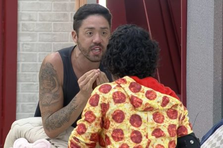 A Fazenda 2021: Rico Melquiades e Aline trocam ofensas em grande barraco na madrugada