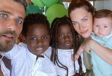 Filho de Giovanna Ewbank e Bruno Gagliasso estampa primeira capa de revista