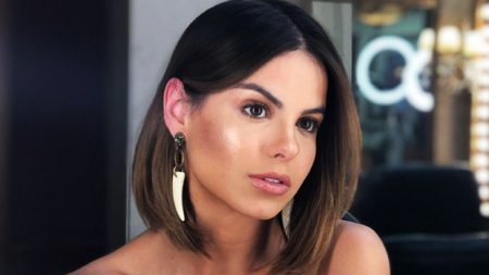 Sthefany Brito fica aflita com primeira viagem sem o filho e abre o coração em vídeo