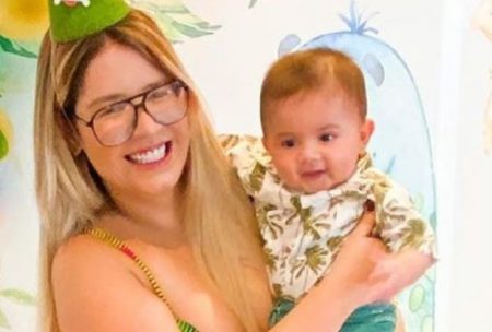 Mãe de Marília Mendonça mostra como o filho da cantora se diverte no condomínio