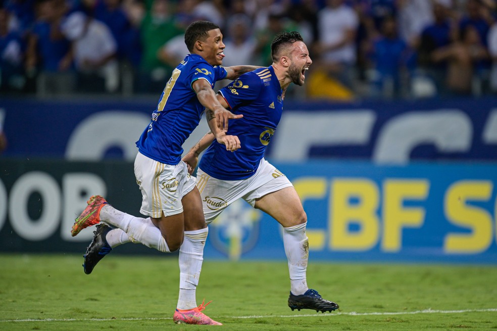 Sem a Globo no páreo, jornal transmitirá jogos do Cruzeiro no Campeonato Mineiro