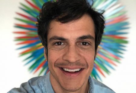 Mateus Solano revela tática para não se deslumbrar com a fama