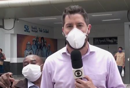 Repórter da Globo é cortado após atitude inusitada de homem ao vivo