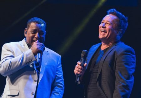 Record troca especial de Luciano Camargo por show de Leonardo e Raça Negra