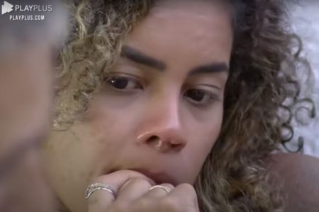 A Fazenda 2021: Sem saber do fim do noivado, Sthe Matos chora ao lembrar de ex e filho