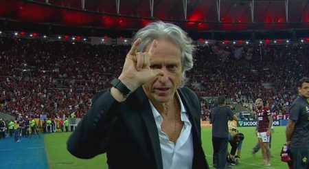 Jorge Jesus interrompe entrevista e envolve o SBT em momento inusitado