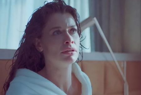Um Lugar ao Sol: Bárbara é humilhada diante da família
