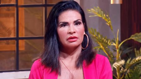 A Fazenda 2021: Solange Gomes toma bronca e falha da produção do reality é exposta