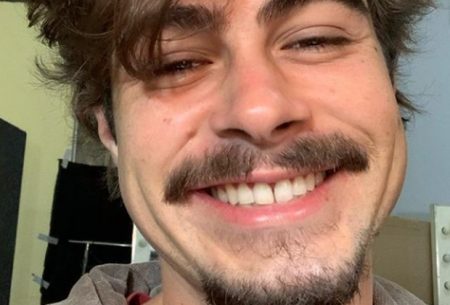 Rafael Vitti surge caracterizado como mágico em Além da Ilusão