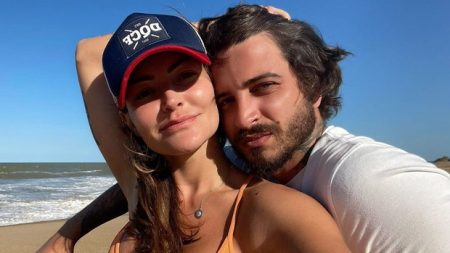 Laura Keller capricha ao se declarar para o namorado e faz revelação especial
