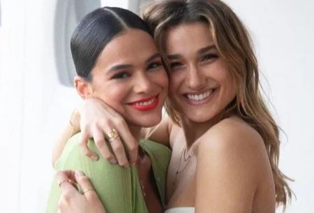 Sasha Meneghel surge na Disney com Bruna Marquezine e atriz se declara