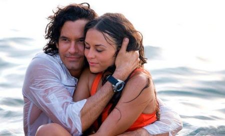 Mar de Amor – Capítulo de Segunda-feira (27/12): Victor Manuel leva Estrela a um hospital
