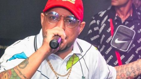 Artista percursor do brega funk no Brasil morre a tiros em cima do palco