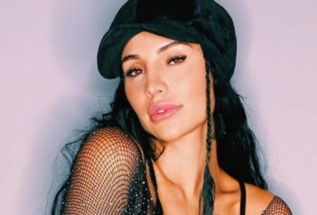 Aline Mineiro se pronuncia após vídeo beijando mulher diante de Leo Lins