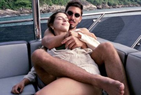 Giovanna Lancellotti curte viagem romântica com namorado