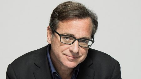 Elenco de Três é Demais lamenta a morte de Bob Saget: “Não quero dizer adeus”