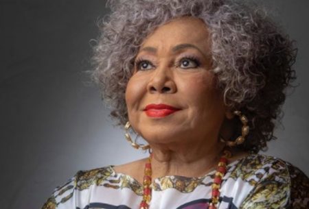 Alcione testa positivo para a Covid-19 e cancela shows