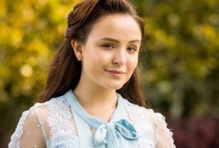 Larissa Manoela abre o jogo sobre estreia na Globo: “Ansiosa”