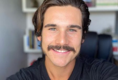 Nicolas Prattes fala sobre retorno às novelas em Olho por Olho