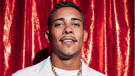 MC Poze do Rodo doa R$ 20 mil para segurança após virar motivo de sua demissão