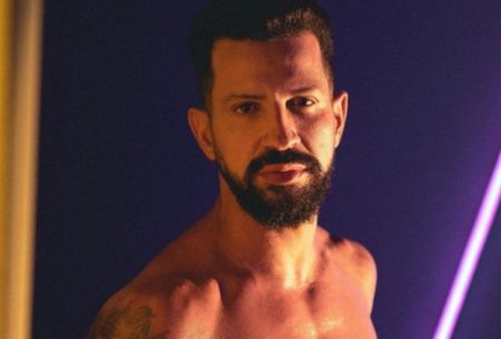 Dennis DJ choca a todos ao mostrar tamanho da sua sala