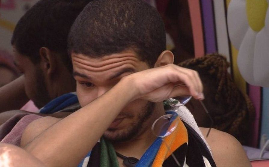 BBB 2022: Rodrigo expõe opinião sobre Vinícius e faz brother chorar