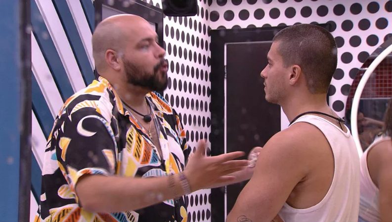 BBB 2022: Tiago Abravanel surpreende ao aconselhar Arthur Aguiar a chorar