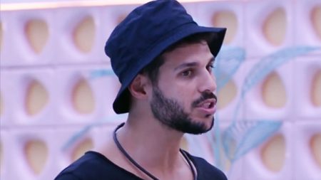 BBB 2022: Rodrigo expõe sua estratégia de jogo em conversa com os participantes