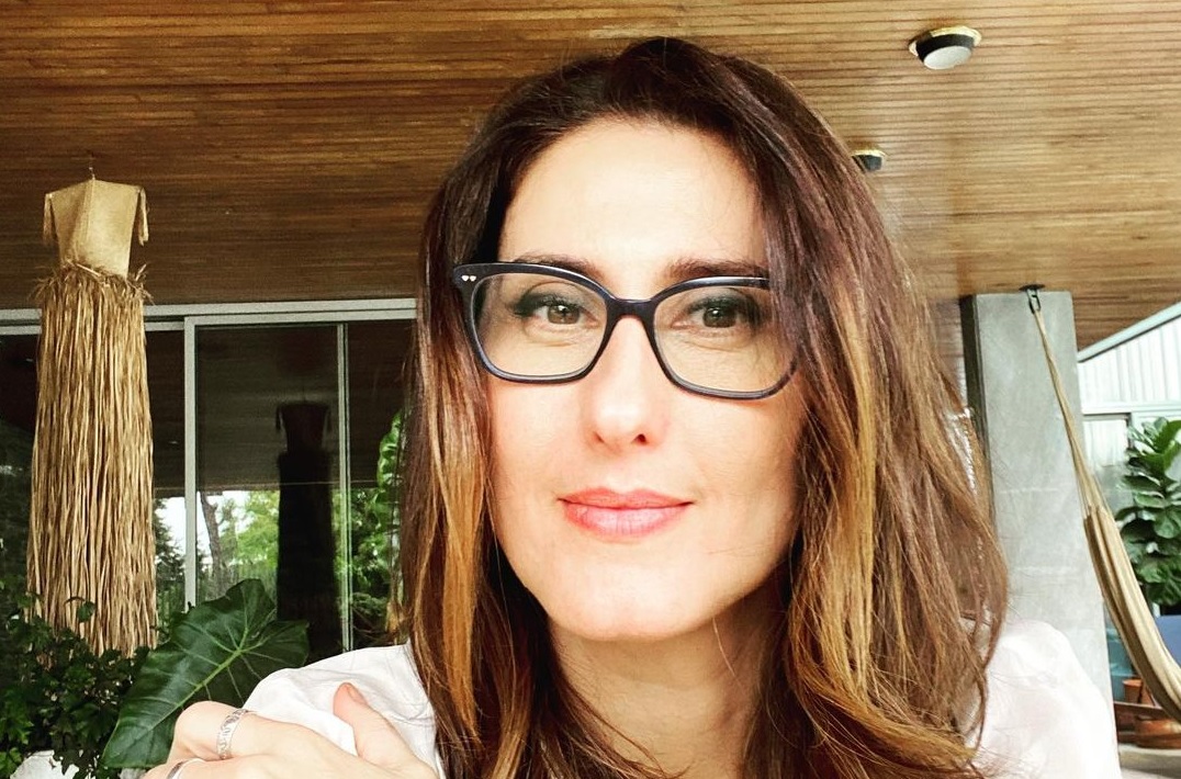 Paola Carosella vota pela 1ª vez no Brasil, é criticada e rebate discurso de ódio
