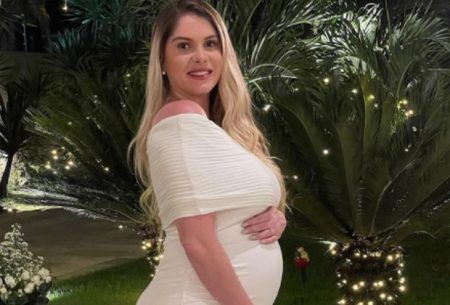 Grávida de sete meses, Bárbara Evans faz ensaio sem roupa