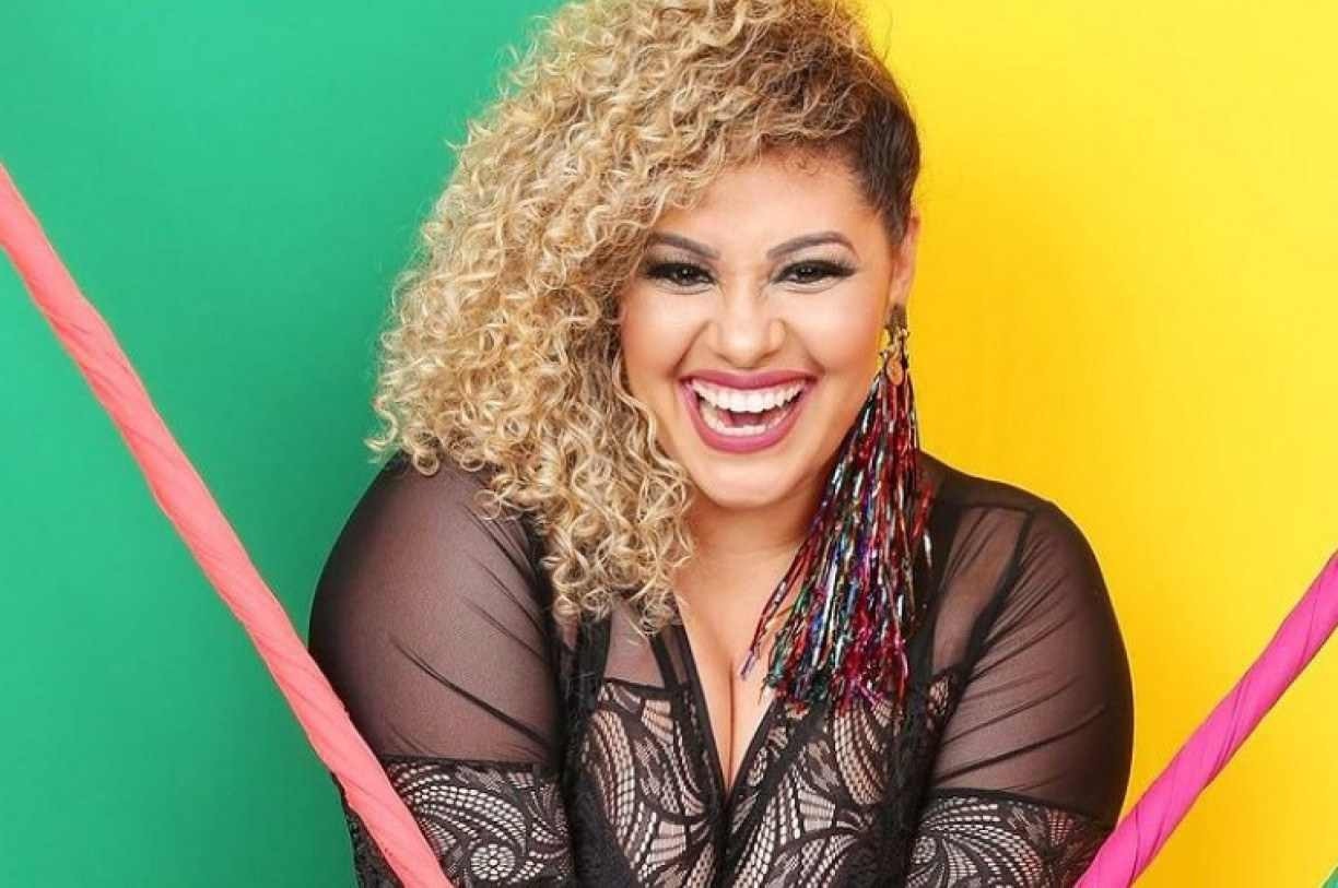 Ex-The Voice Aila Menezes é internada às pressas e faz desabafo