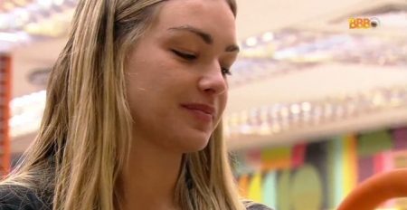 BBB 2022: Sem se alimentar corretamente, Bárbara movimenta a web por suposto transtorno