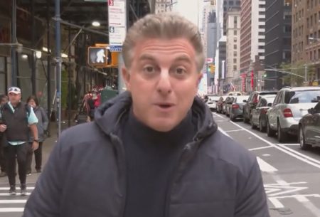 Luciano Huck é chamado de Silvio Santos e reage no Domingão