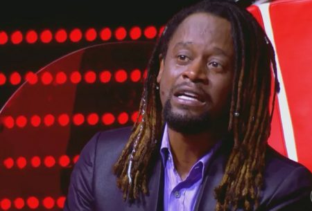 Toni Garrido fica aos prantos na estreia do The Voice+ e lembra da irmã