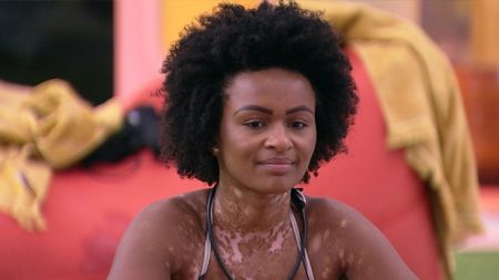 BBB 2022: Natália lidera conversa e clama por união do Quarto Grunge