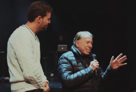 Silvio Santos é flagrado em igreja evangélica e toma atitude inesperada no púlpito