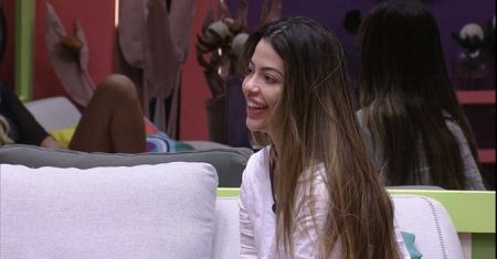 BBB 2022: Após madrugada quente, Laís faz revelação sobre momento íntimo