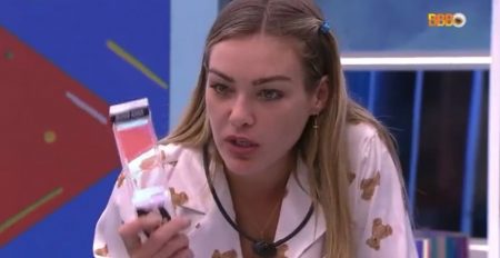 BBB 2022: Sem intimidade, Bárbara fala mal de Naiara pelas costas