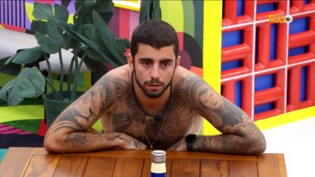 BBB 2022: Sem paciência, Pedro Scooby detona brother pelas costas