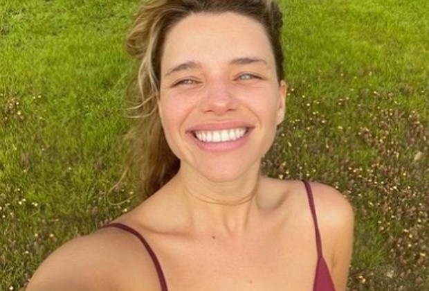 Bruna Linzmeyer surge com jacarés em bastidores de Pantanal