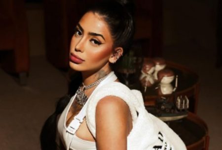 MC Mirella passa mal, vai parar em hospital antes de show e desabafa sobre motivo