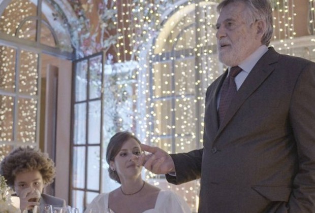 Um Lugar ao Sol: Santiago choca ao revelar seu sucessor em empresa durante festa de casamento