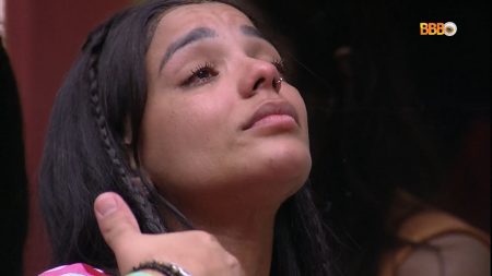 BBB 2022: Brunna Gonçalves chora após polêmica com Lina
