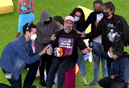 Marcos Mion causa com deboche à cena de Tiago Abravanel no BBB 2022
