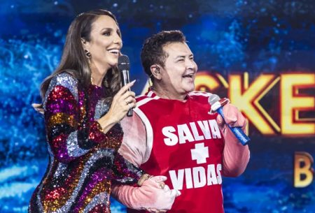 Vestido de Boto, Beto Barbosa é desmascarado no The Masked Singer Brasil