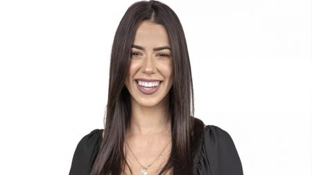 BBB 2022: Descubra por que Larissa foi barrada do reality em janeiro