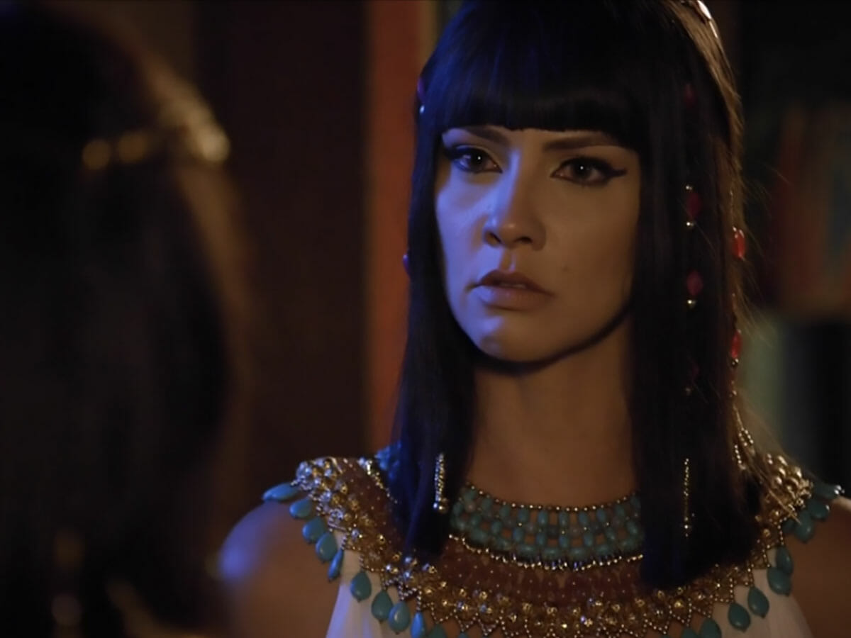 A Bíblia – Capítulo de Sexta-feira (18/02): Nefertari se revolta com sua serva